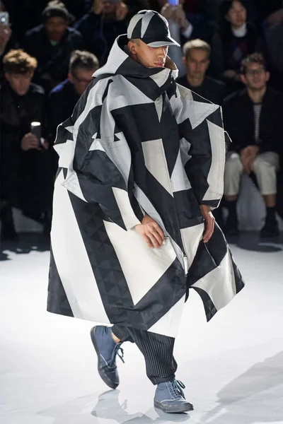 Look 14